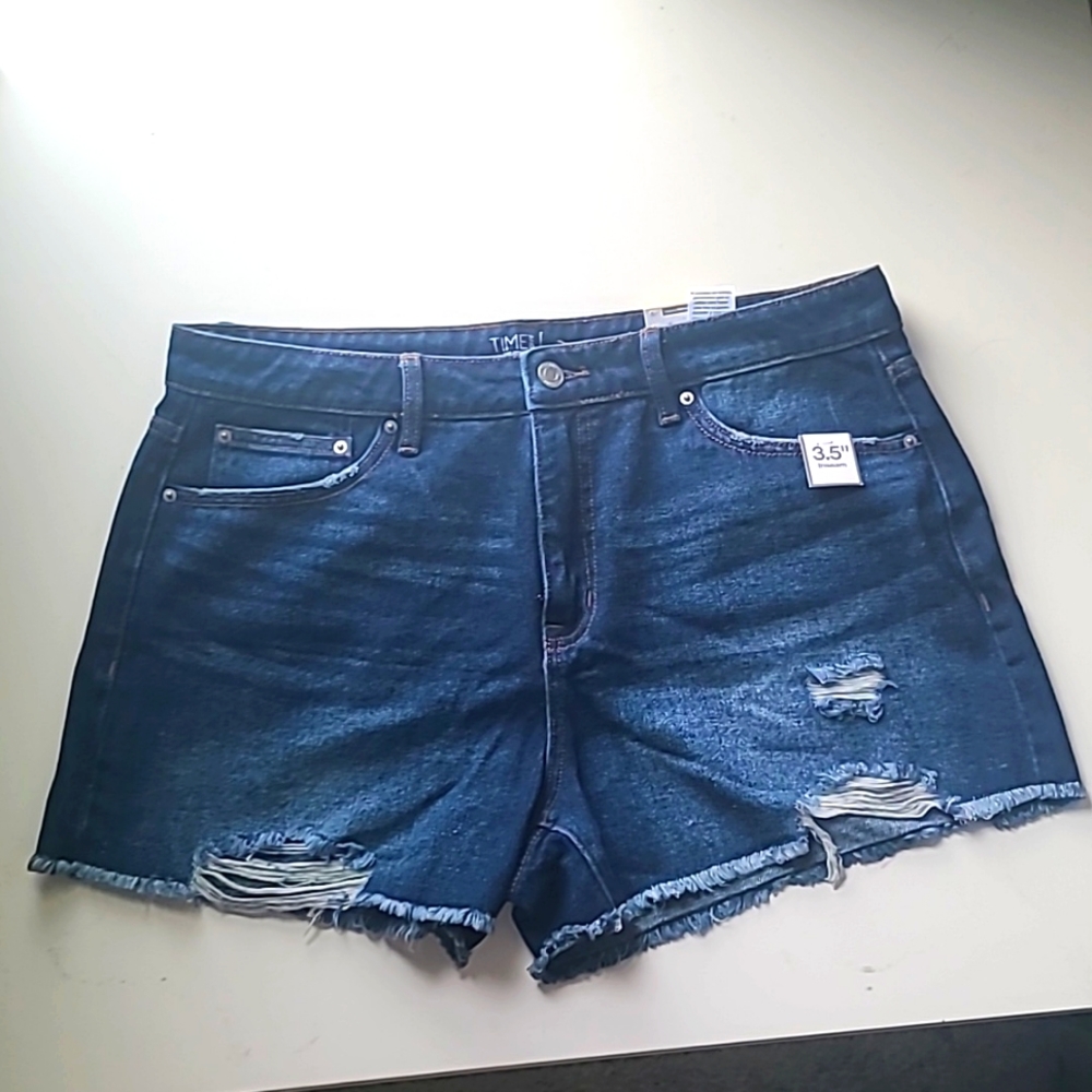 Time and Tru women's jean shorts. Plus Size 14. Nwt.
